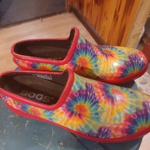 Bogs ladies Size 9 TIEDYE